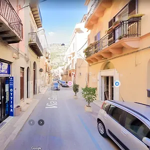 Monolocale Rosso Tuttialmare Sicilia , Castellammare del Golfo Italia